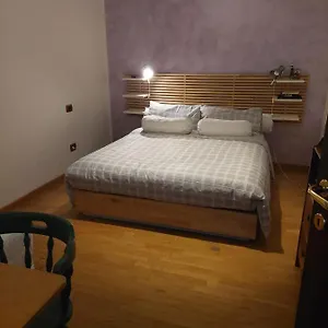 Habitación en casa particular In A Quiet Part Of Italia