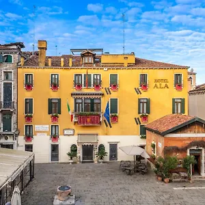 Отель Unahotels Ala Venezia-adults 16, Венеция