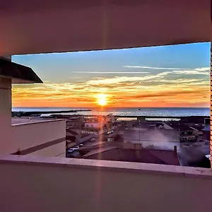 Апартаменты Vuel Sea View House -10 Minutes From The Airport